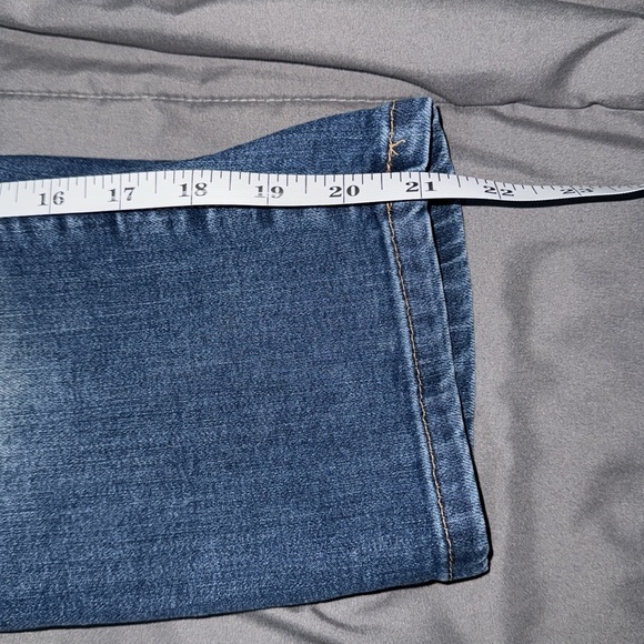 NWOT St. John’s Bay Capri Jeans - Picture 7 of 8